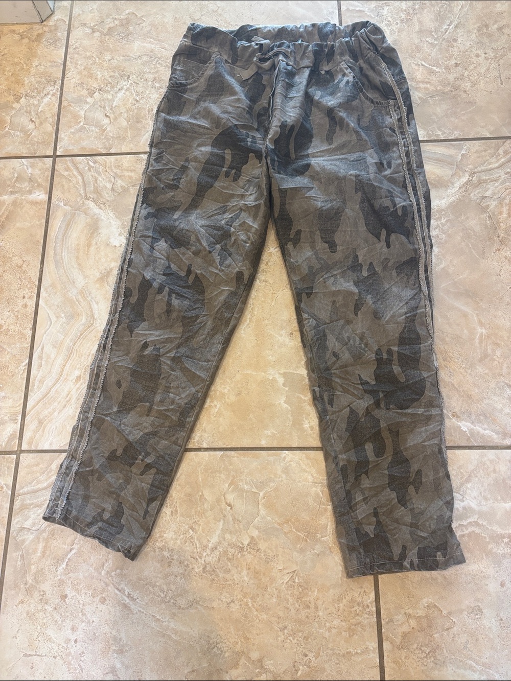 Venti6 designer camo pants  m/l